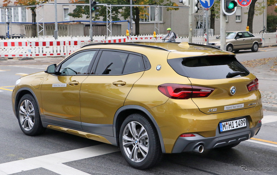 BMW X2 xDrive 25e 開発車両スクープ写真《APOLLO NEWS SERVICE》