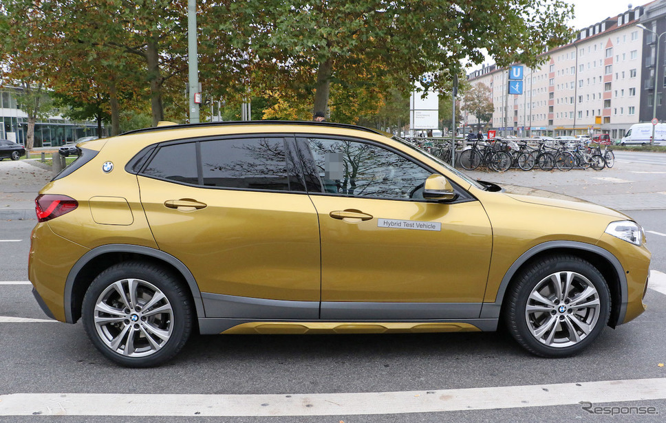 BMW X2 xDrive 25e 開発車両スクープ写真《APOLLO NEWS SERVICE》