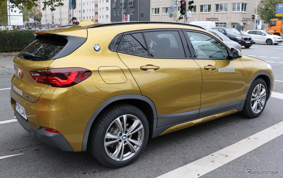 BMW X2 xDrive 25e 開発車両スクープ写真《APOLLO NEWS SERVICE》
