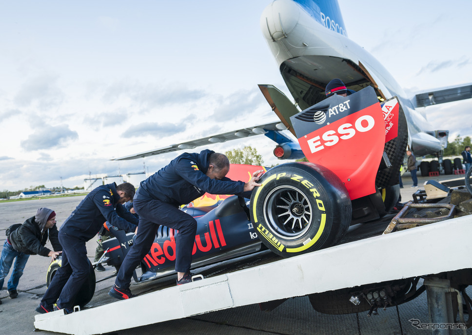 レッドブルが“無重力下でのF1ピットストップ”にチャレンジ。《写真提供 Red Bull》