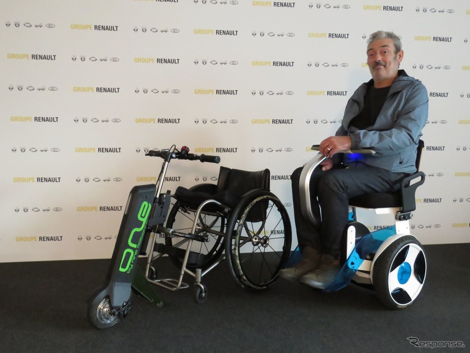 ルノーグループが出資したニノ・ロボティクスの歩行障害者向け電動モビリティ《photo by Renault》