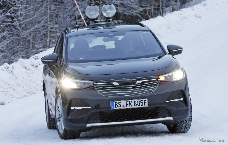 VW ID.4X 開発車両（スクープ写真）《APOLLO NEWS SERVICE》