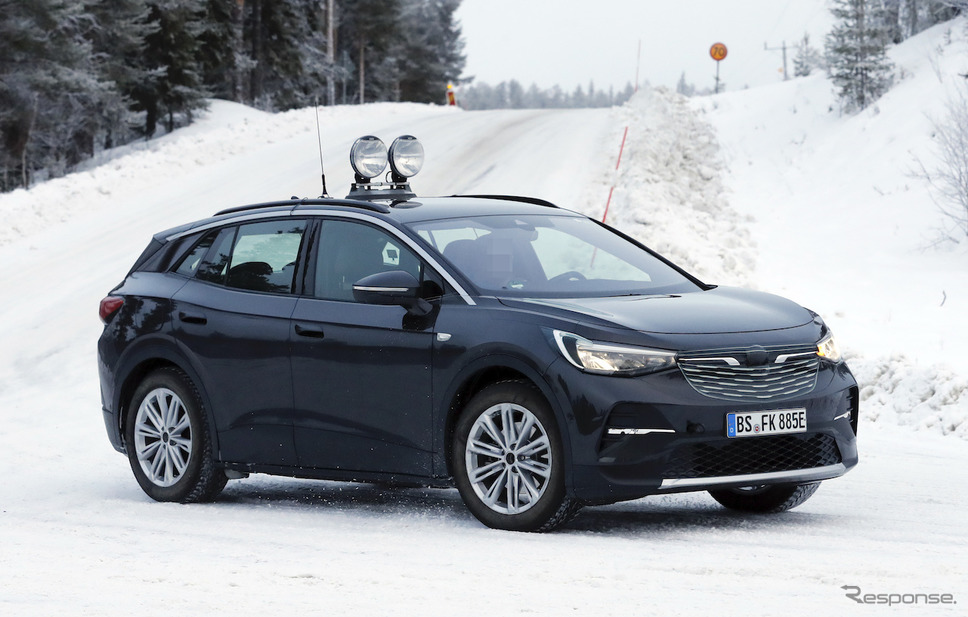 VW ID.4X 開発車両（スクープ写真）《APOLLO NEWS SERVICE》