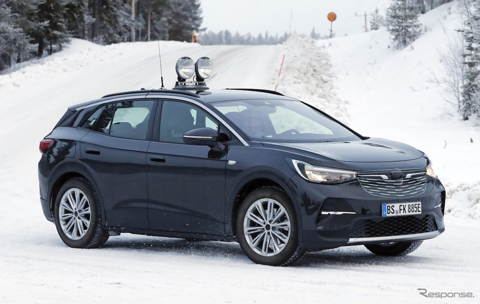 VW ID.4X 開発車両（スクープ写真）《APOLLO NEWS SERVICE》