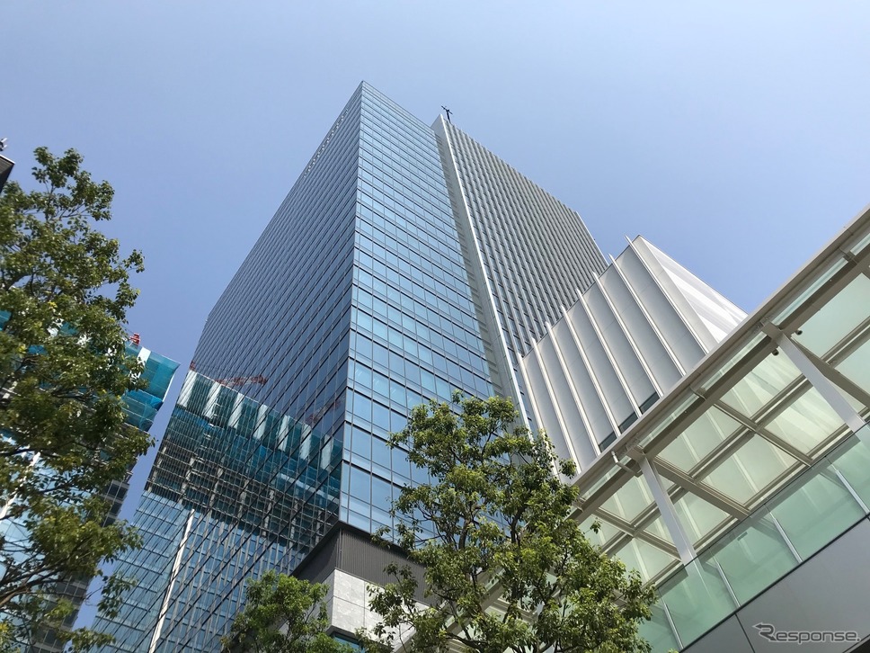 三菱自動車本社《撮影 高木啓》