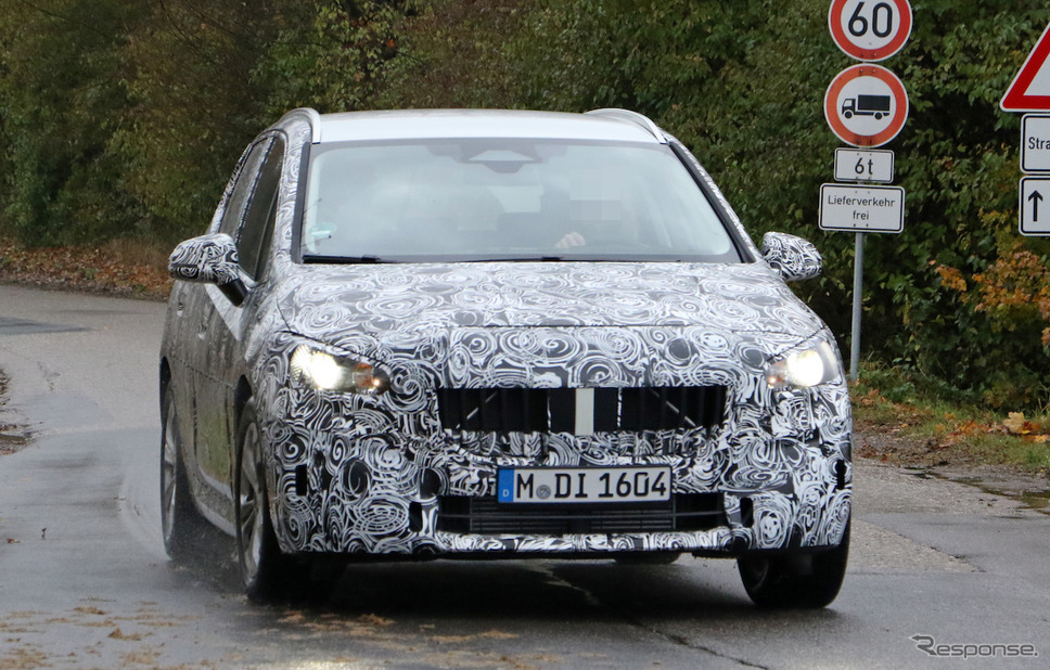 BMW 2シリーズアクティブツアラー 次期型プロトタイプ（スクープ写真）《APOLLO NEWS SERVICE》