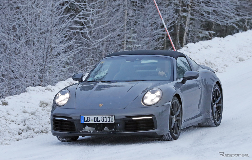 ポルシェ 911タルガ 新型プロトタイプ(スクープ写真)《APOLLO NEWS SERVICE》