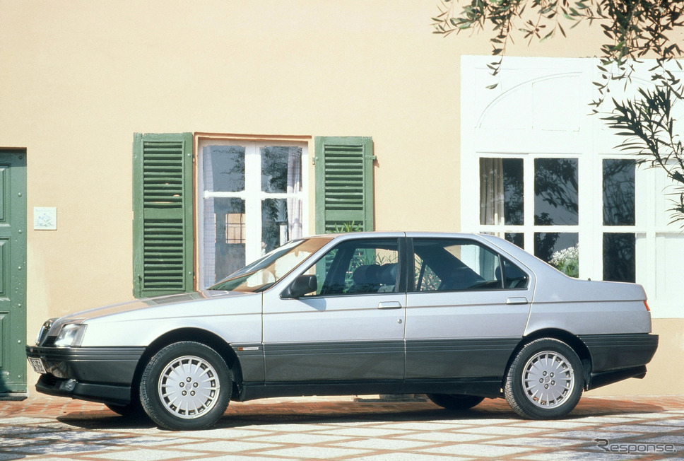 アルファロメオ164(フミア氏がデザインに参画)《photo by Alfa Romeo》