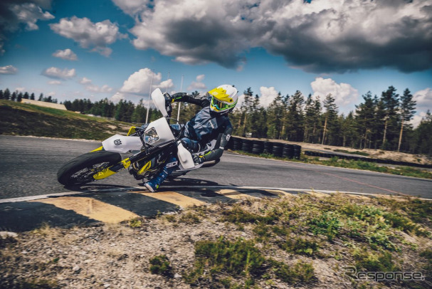 ハスクバーナ 701スーパーモト(2020年モデル)《画像:ハスクバーナ・モーターサイクルズ・ジャパン》