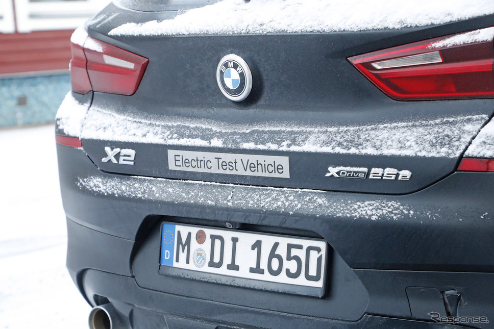 BMW iX2 スクープ写真《APOLLO NEWS SERVICE》