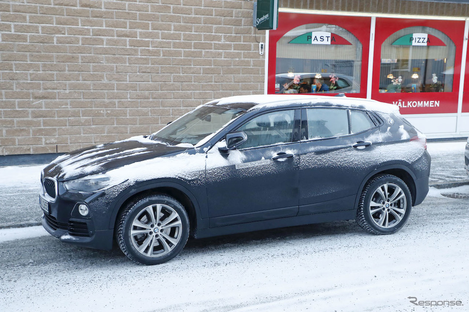 BMW iX2 スクープ写真《APOLLO NEWS SERVICE》