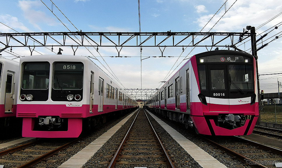 新京成80000形と在来車《撮影 大野雅人(Gazin Airlines)》