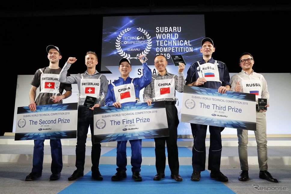 1位は中国のシャン・ドンゴン選手、2位はスイスのレト・シューマン選手、3位はロシアのバシリィ・ノヴィコフ選手《撮影 マリオ高野》