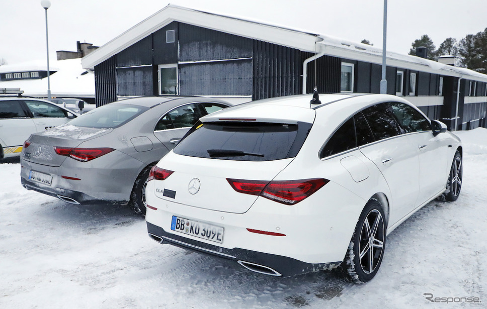 メルセデスベンツ CLA 新型に設定されるPHEV「250e」開発車両(スクープ写真)《APOLLO NEWS SERVICE》