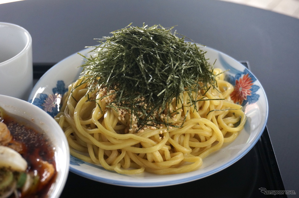 Mercedes-AMG GT Atatakai-Nikusoba《撮影 滑川寛》