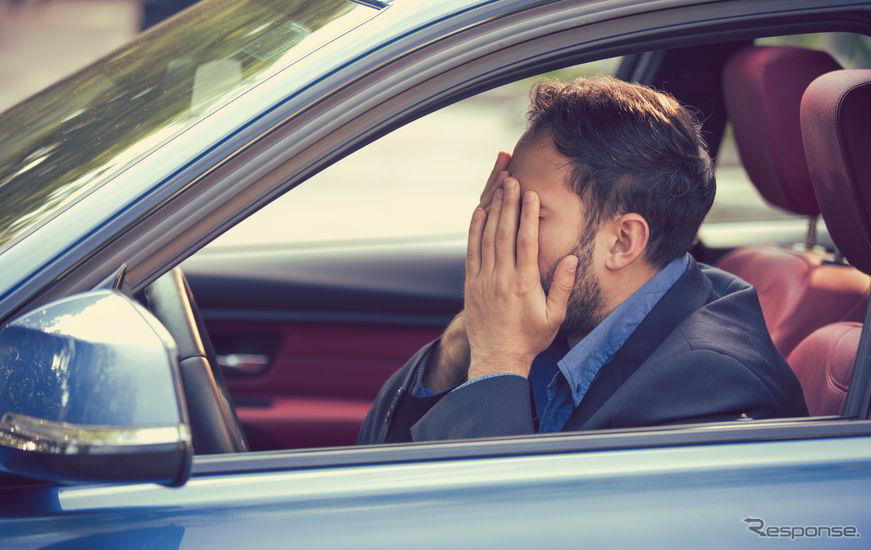 運転中にイライラしたりストレスを感じる人は多い(イメージ)《画像:IDOM》