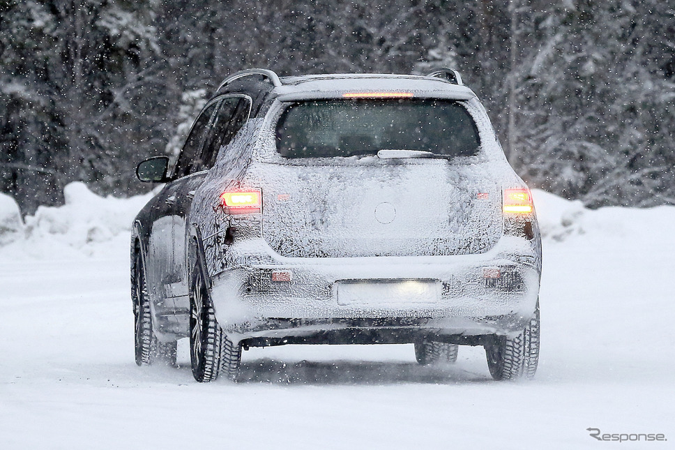 メルセデスベンツ EQB 開発車両 スクープ写真《APOLLO NEWS SERVICE》