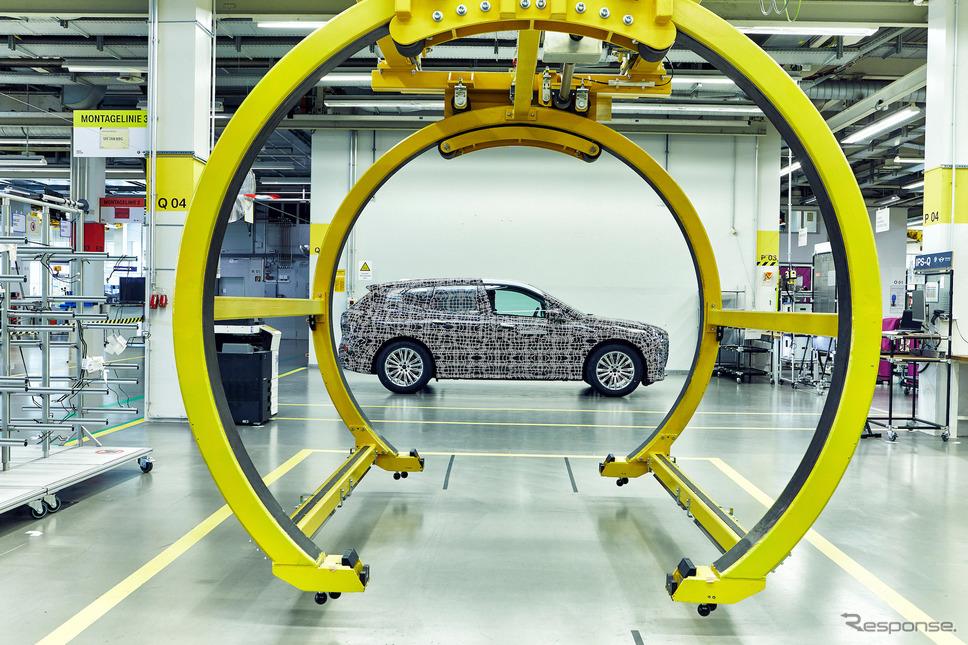 BMW iNEXT の開発プロトタイプ車《photo by BMW》