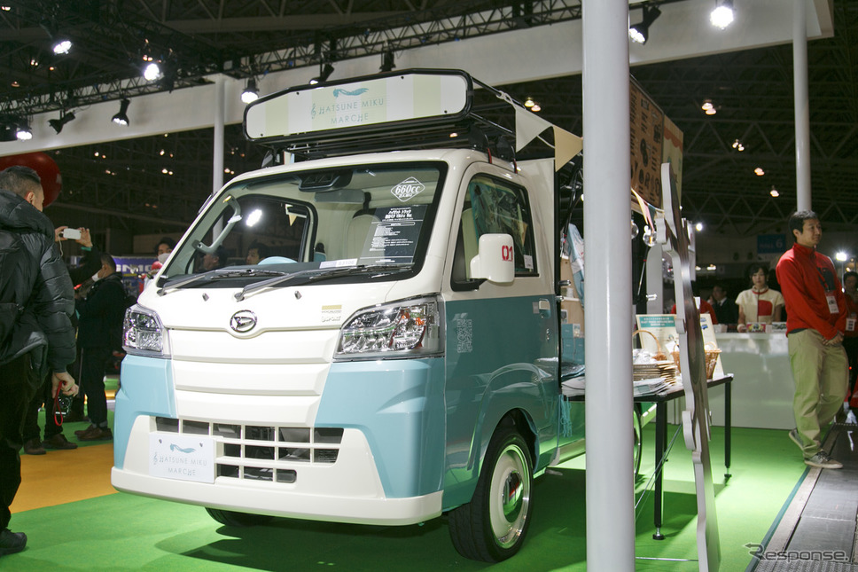 ダイハツ・ハイゼットトラック初音ミク マルシェver.(東京オートサロン2020)《撮影 佐藤隆博》