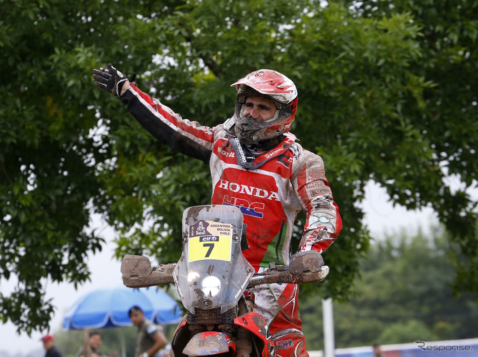 2015年大会、ホンダで二輪総合2位となったときの#7 ゴンサルヴェス選手。《写真提供 Honda》