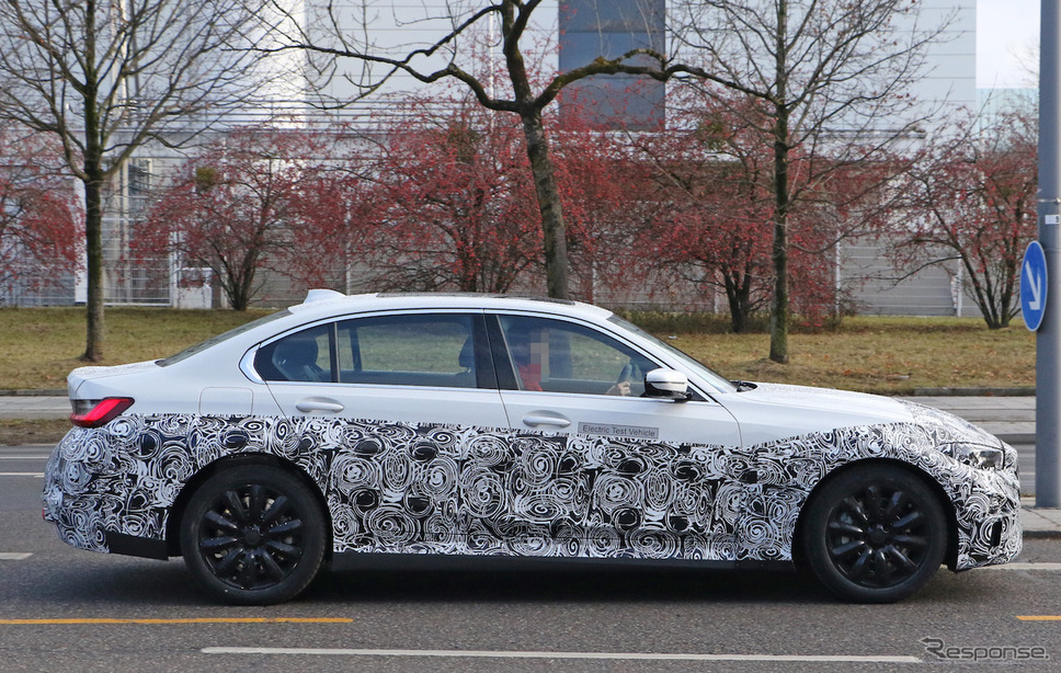 BMW 3シリーズセダンEV 開発車両（スクープ写真）《APOLLO NEWS SERVICE》