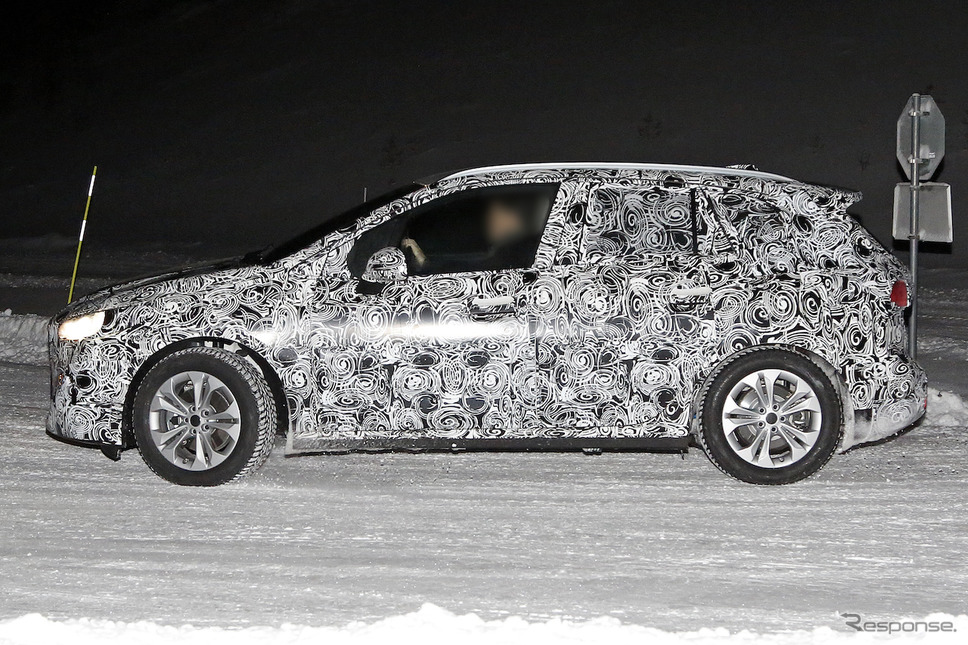 BMW 2シリーズ アクティブツアラー 次期型プロトタイプ（スクープ写真）《APOLLO NEWS SERVICE》