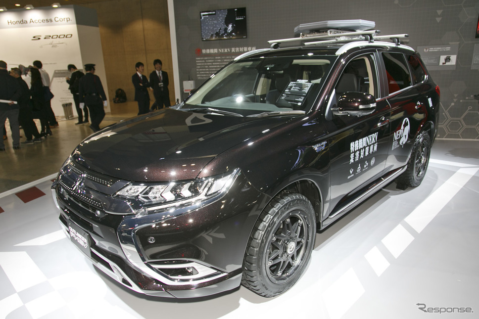 三菱アウトランダーPHEV 特務機関NERV仕様（東京オートサロン2020）《撮影 佐藤隆博]》