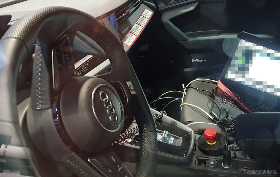 アウディ S3スポーツバック 次期型プロトタイプ(スクープ写真)《APOLLO NEWS SERVICE》