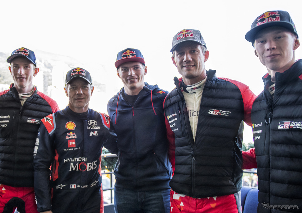 WRCトップ戦線のドライバーたちに混じって、F1ドライバー、マックス・フェルスタッペン（中央）の姿も。《写真提供 Red Bull》