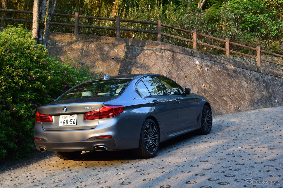 BMW 523d M Sport。大阪〜奈良を結ぶ国道308号線暗峠への登り。《撮影 井元康一郎》