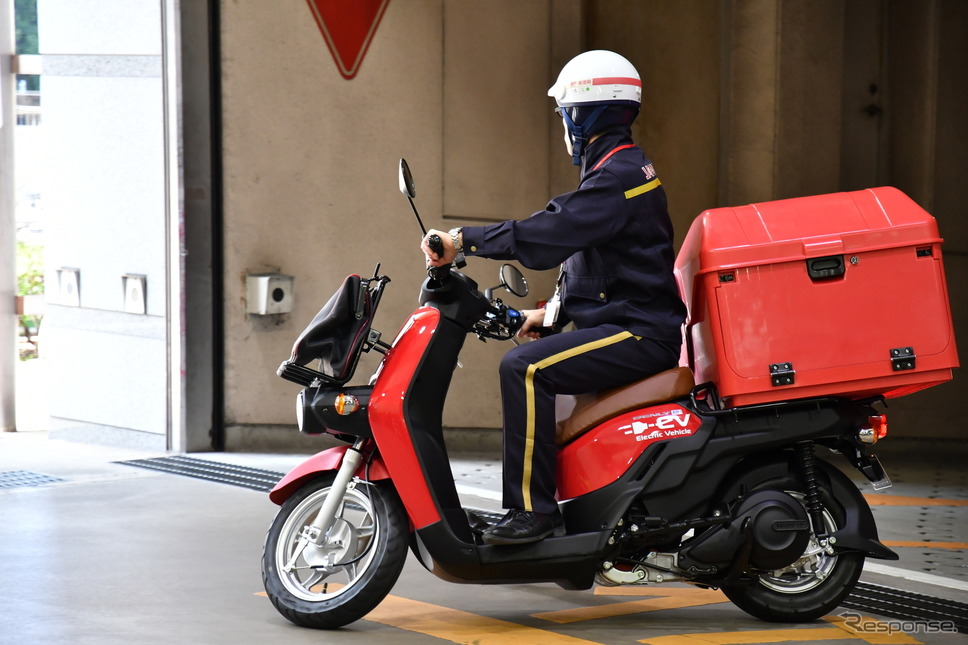 日本郵便に導入されるホンダの電動バイク『ベンリィe：』《撮影 青木タカオ》