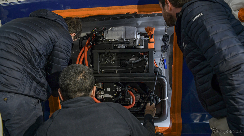 トヨタの燃料電池技術を搭載するフランスの「エナジー・オブザーバー号」《photo by Toyota》
