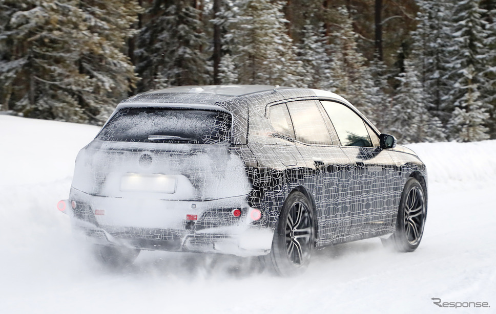 BMW iX5 開発車両 スクープ写真《APOLLO NEWS SERVICE》