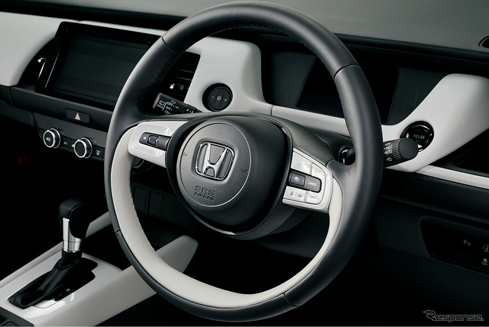 ホンダ フィット 本革巻ステアリングホイール(e:HEV ホーム)《画像:ホンダ》