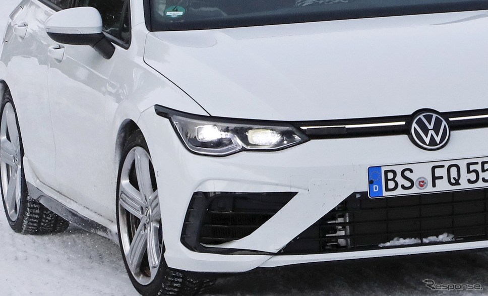 VW ゴルフR 新型プロトタイプ(スクープ写真)《APOLLO NEWS SERVICE》