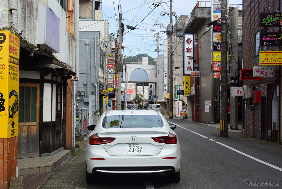 宮崎南部、油津にて。商店街再生のモデルケースとして扱われることが多いが、現実は実に厳しい。住環境は最高なのだが･･･。《撮影 井元康一郎》