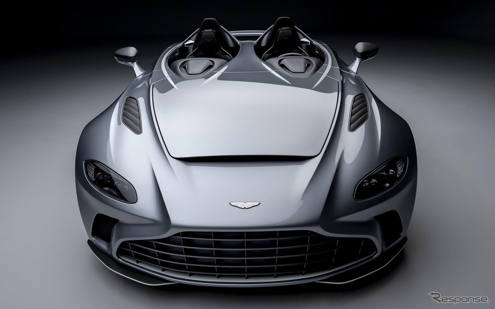 アストンマーティンV12スピードスター《photo by Aston Martin》