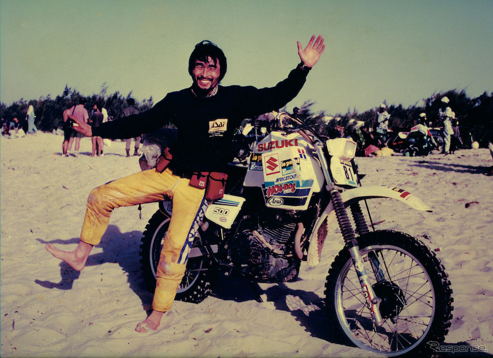 風間深志さん、パリ・ダカールラリー日本人ライダー初出場1982年。《画像提供 風間深志事務所》