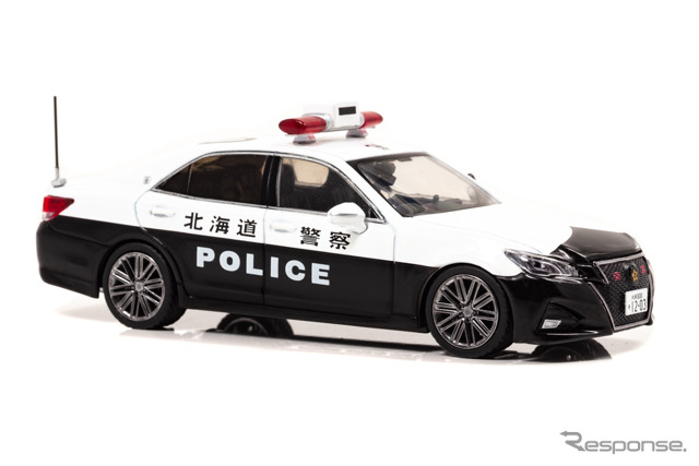 トヨタ クラウン アスリート 2017 北海道警察交通部交通機動隊車両《画像:ヒコセブン》