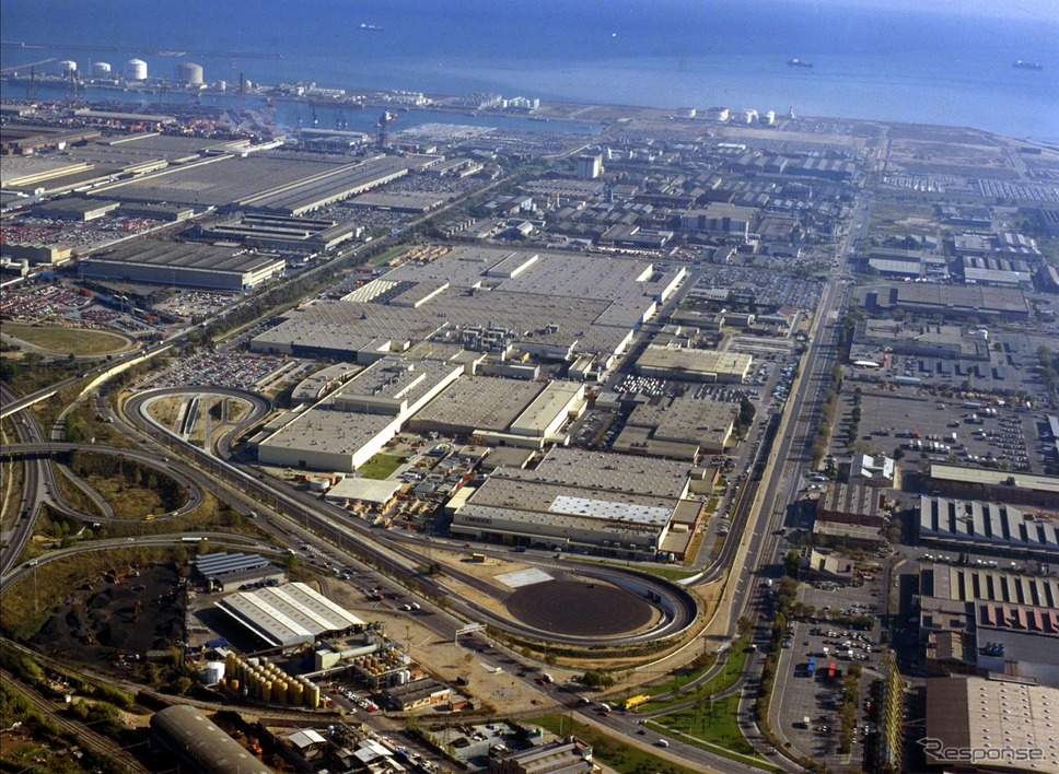 日産自動車のスペイン、バルセロナ工場《photo by Nissan》