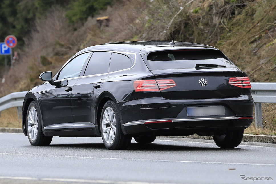 VW アルテオン シューティングブレーク プロトタイプ(スクープ写真)《APOLLO NEWS SERVICE》