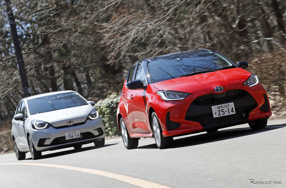 トヨタ ヤリスとホンダ フィット《撮影 小林岳夫》