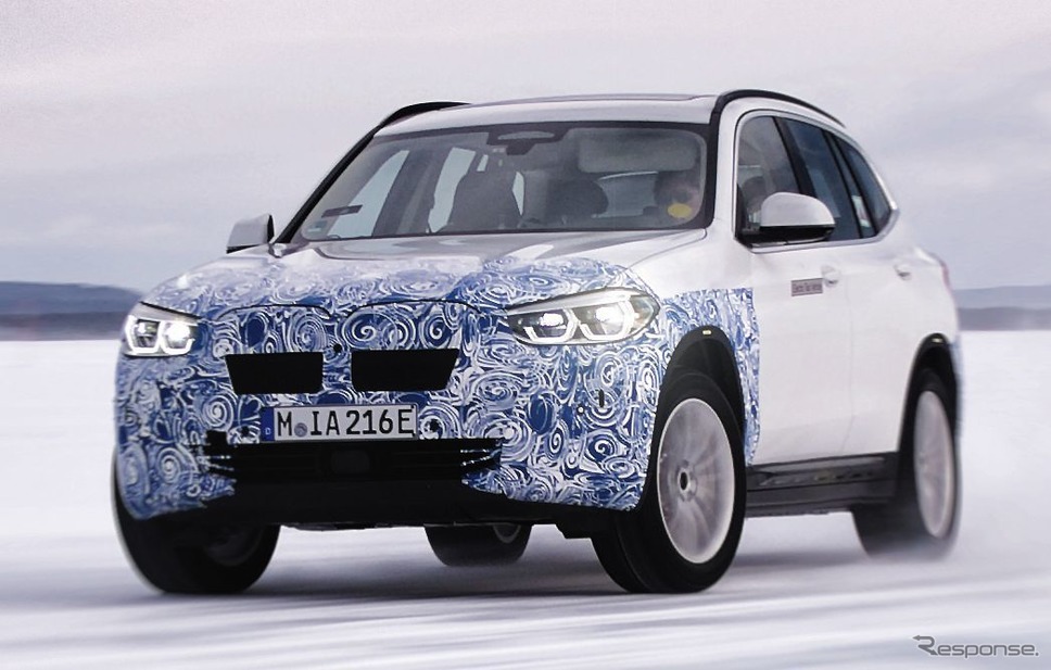 BMW iX3 の開発プロトタイプ《photo by BMW》