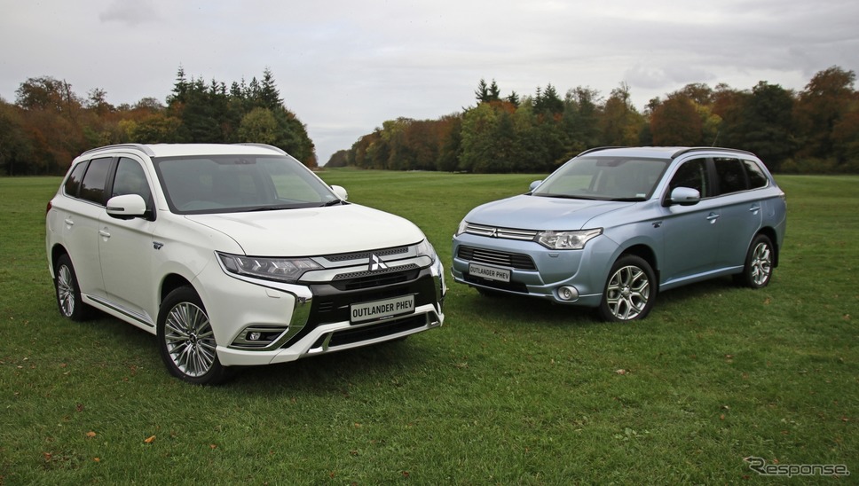 三菱 アウトランダー PHEVの最新モデルと2014年モデル(英国仕様)《photo by Mitsubishi Motors》