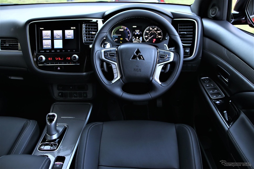 三菱 アウトランダー PHEV の2020年モデル(英国仕様)《photo by Mitsubishi Motors》
