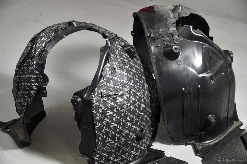 インナーフェンダーに音響メーカーFOCALが発売する「BAM」を貼ることで車室内に侵入する雑音が大幅に低減される《PHOTO:雪岡直樹》
