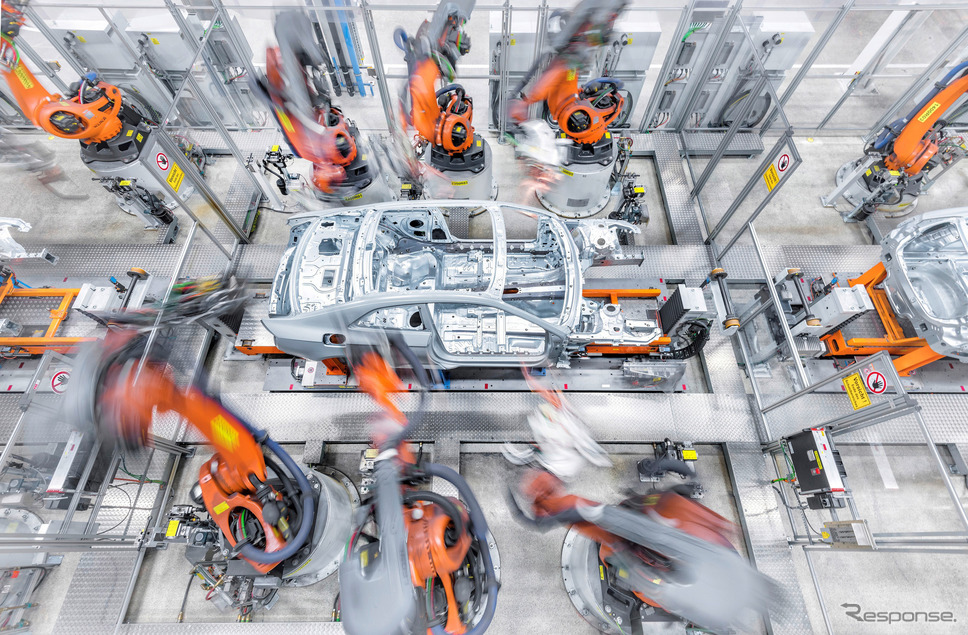 アウディのドイツ・インゴルシュタット工場の生産ライン《photo by Audi》
