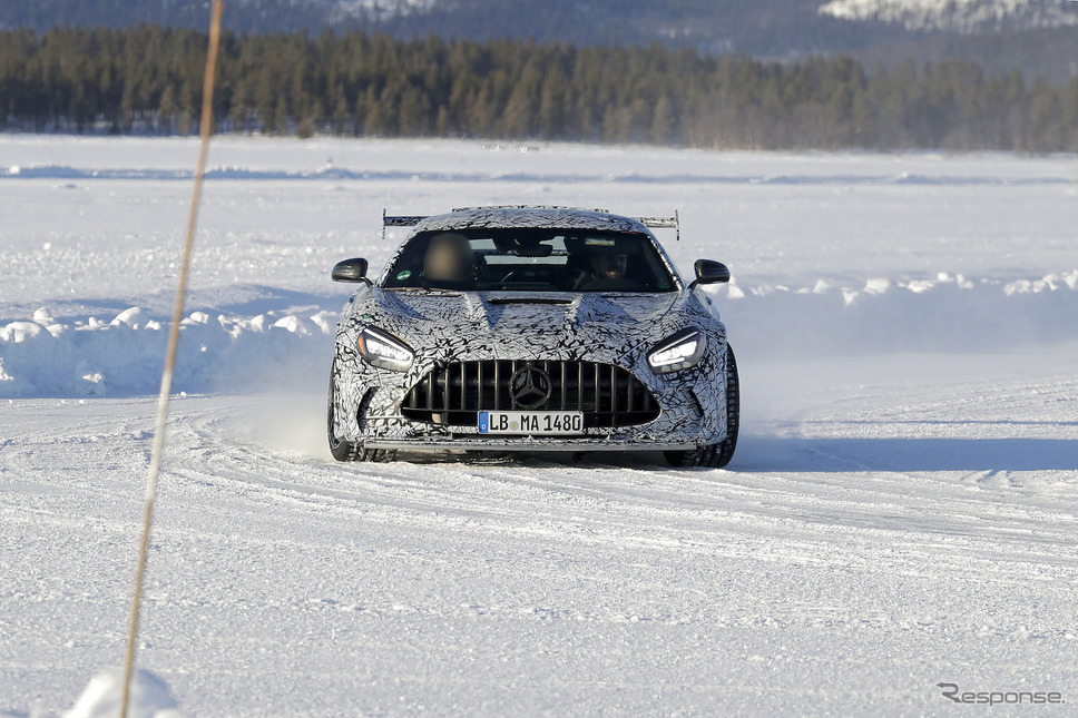 メルセデス AMG GT R ブラックシリーズ開発車両(スクープ写真)《APOLLO NEWS SERVICE》
