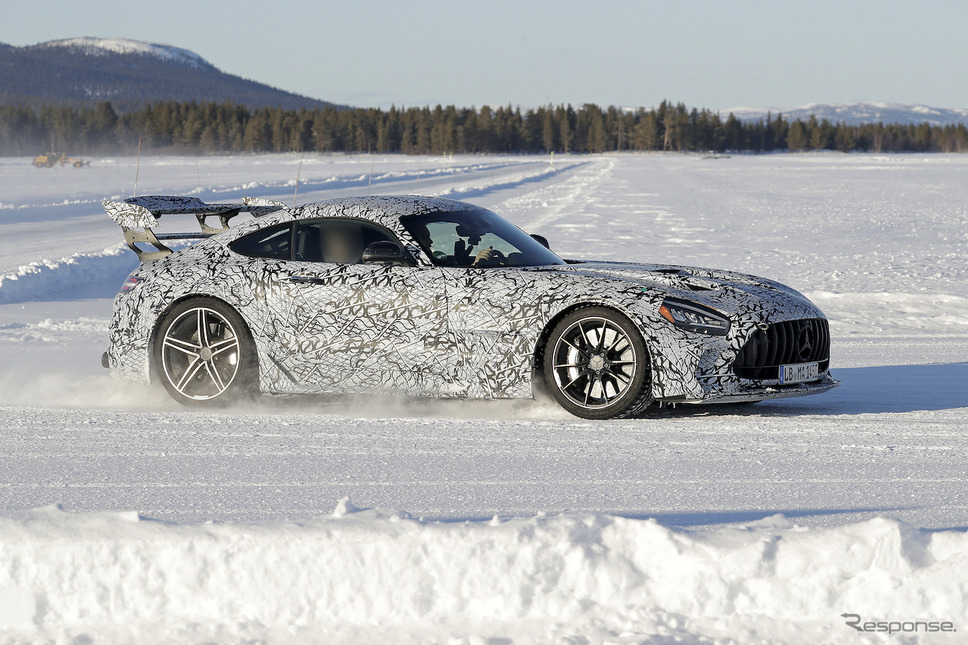 メルセデス AMG GT R ブラックシリーズ開発車両(スクープ写真)《APOLLO NEWS SERVICE》
