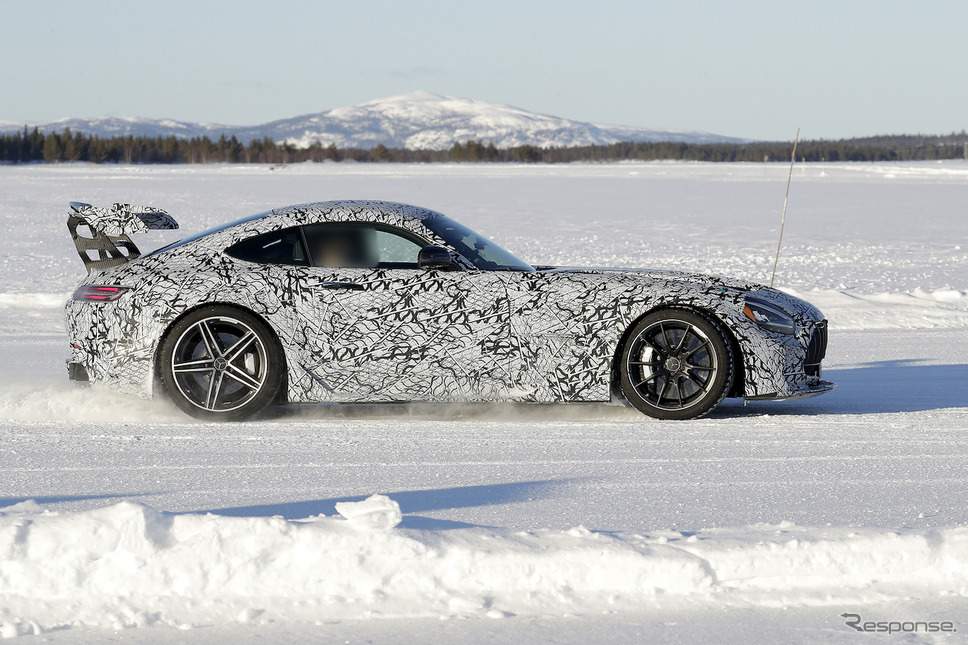 メルセデス AMG GT R ブラックシリーズ開発車両(スクープ写真)《APOLLO NEWS SERVICE》